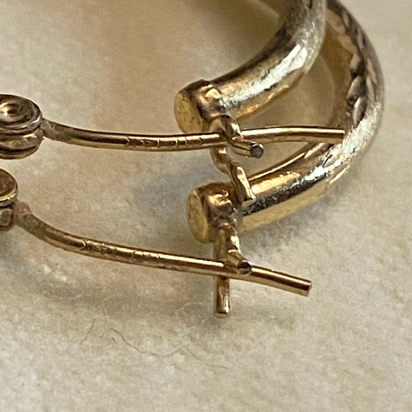 14k solid yellow gold hoop earrings - Picture 6 of 7